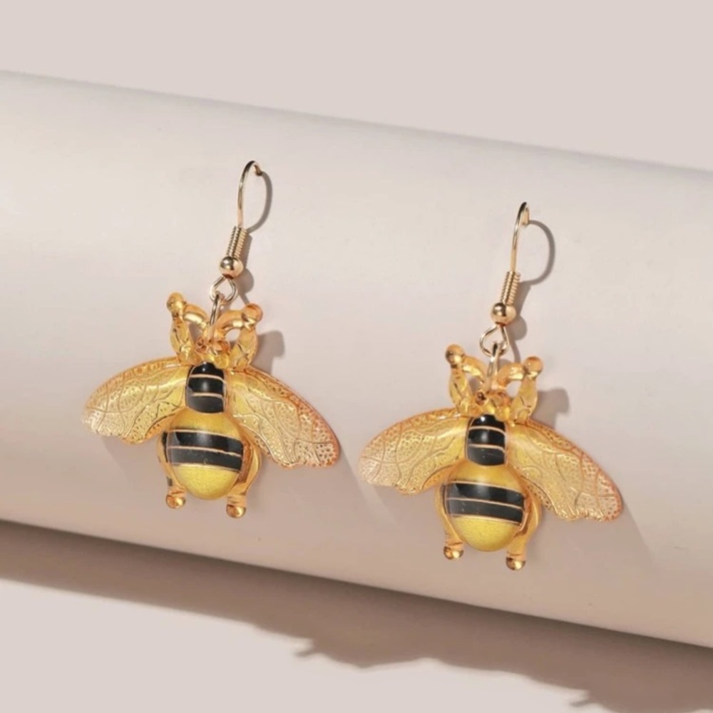 ๐ New Bumble Bee Dangle Earrings set